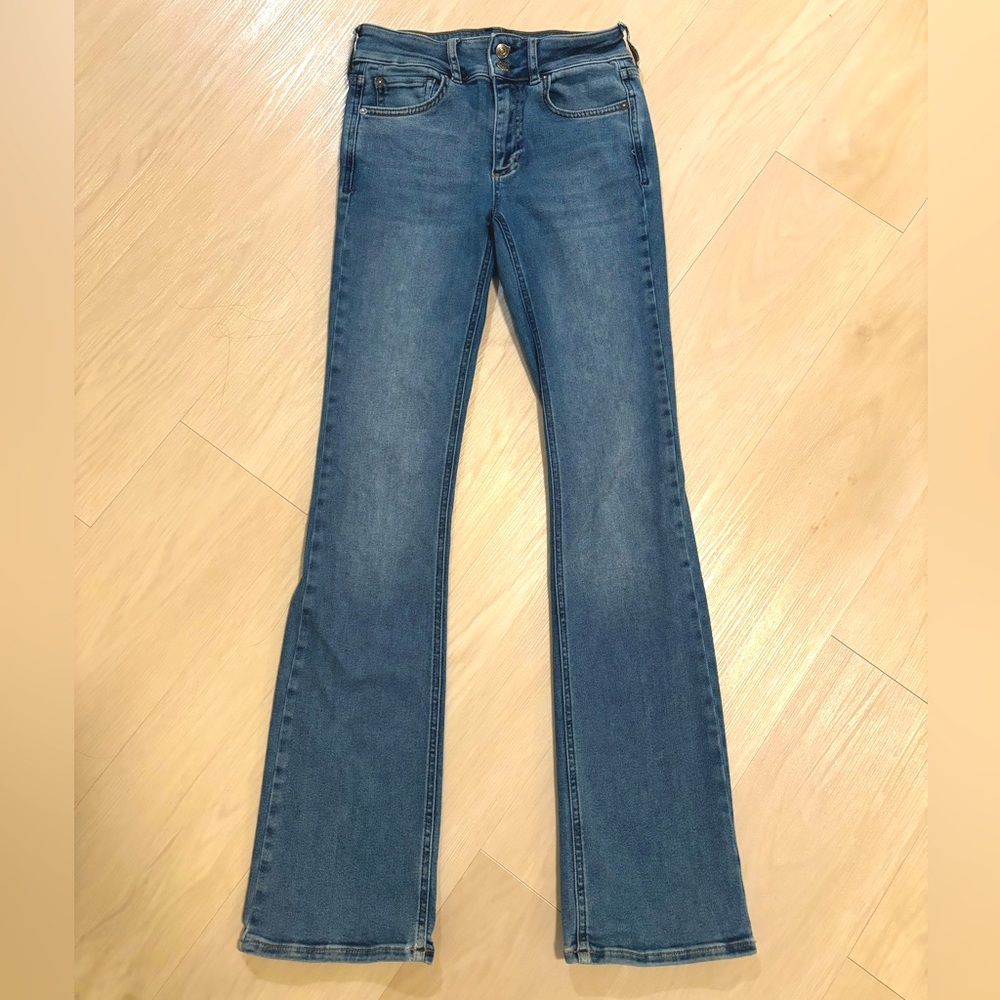 We The Free - Free People bootcut jeans 
Size 27